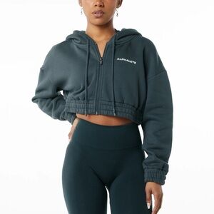 ALPHALETE CLASSIC CAPITAL FULL ZIP CROPPED SWEATER BLACK